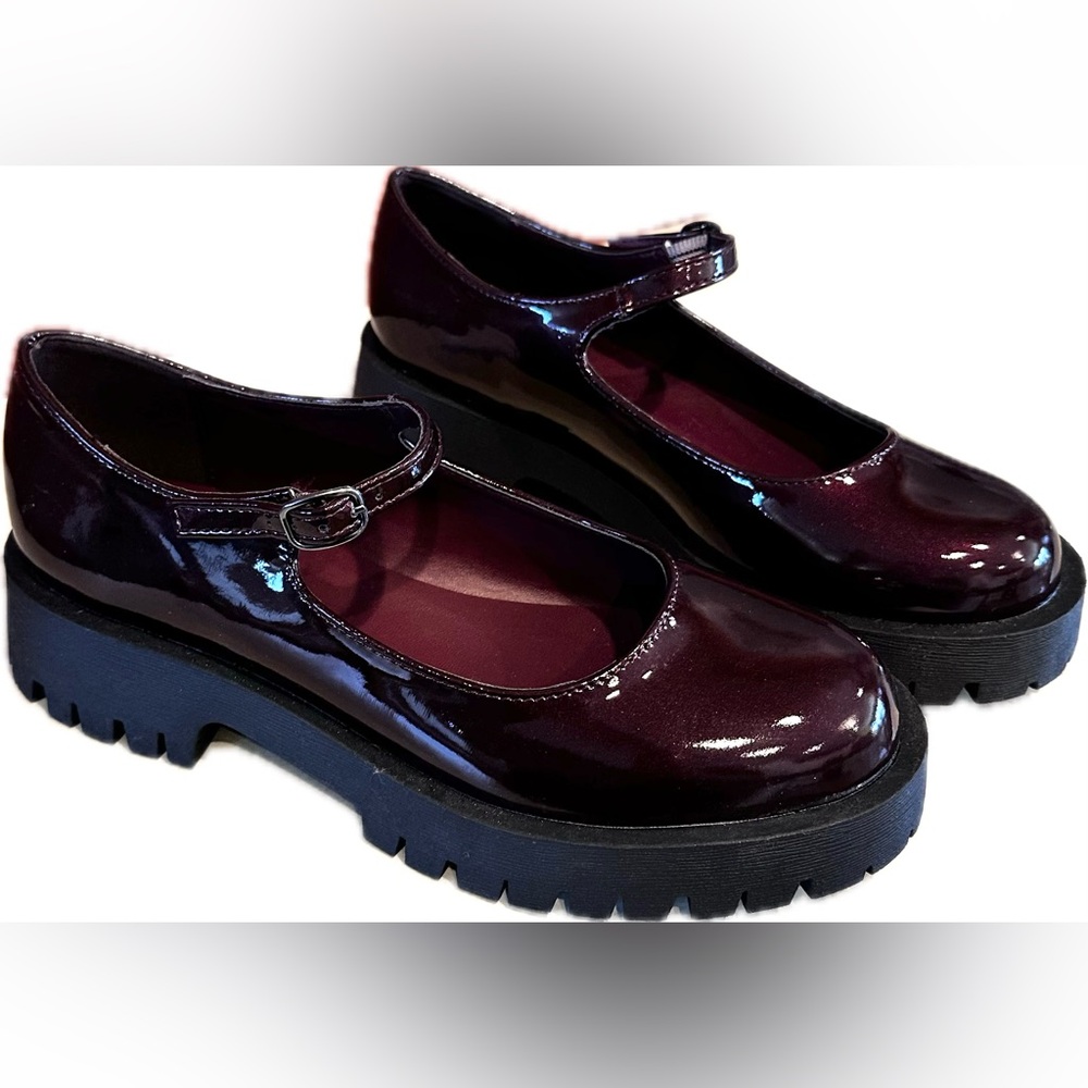 Women's Burgundy Mary Jane Shoes - NEW WITHOUT BOX